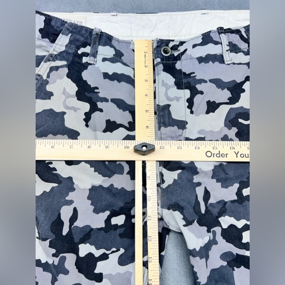 Levi's Camo Pants Black Subdued Camo Twill Straight Leg Mens Pants Size 34x30 - Picture 8 of 15